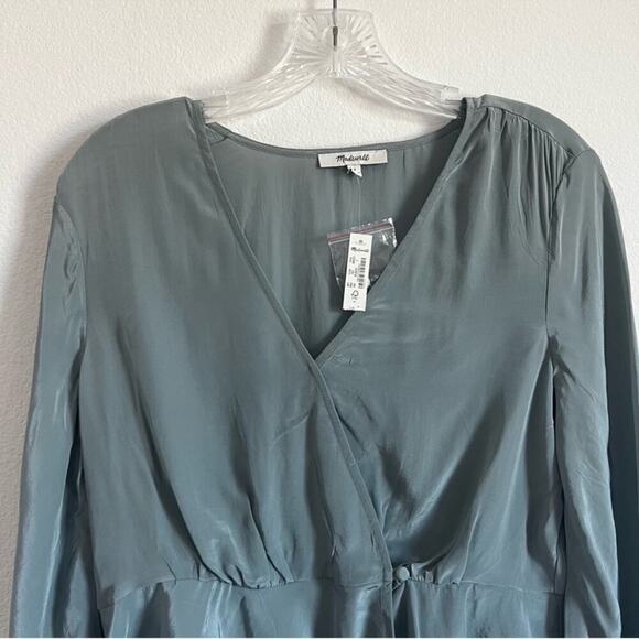 Madewell Bell-Sleeve Faux Wrap Peplum Top in Faded River Size: 2 NWT - Picture 4 of 11